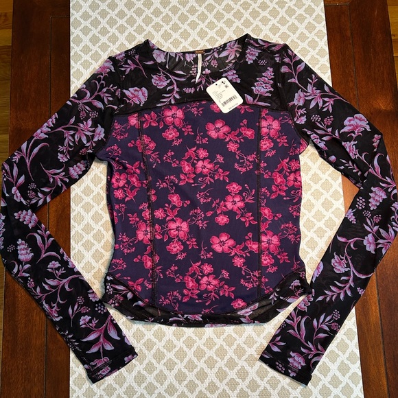 Free People Tops - NWT🌷Free People sheer (partially) top